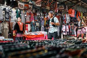 BIB: 
                            <button type="button" onclick="openModal(25581529)" class="btn btn-primary btn-sm float-right btn-popup" data-toggle="modal" data-target=".modal-high-quality">
                        <i class="fas fa-shopping-cart"></i> Add to Cart
                    </button>
                                            <button type="button" onclick="isThisMe(25581529, true)" class="btn btn-success btn-sm float-right btn-popup btn-isme hidden" data-toggle="tooltip" data-placement="bottom" title="นี่คือรูปของคุณใช่ไหม คลิกที่นี่เพื่อเอาเข้าอัลบั้ม">
                        <i class="fas fa-plus"></i> Add to album
                    </button>
                    <button type="button" onclick="isThisMe(25581529, false)" class="btn btn-warning btn-sm float-right btn-popup btn-isnotme hidden">
                        <i class="fas fa-ban"></i> Remove from album
                    </button>